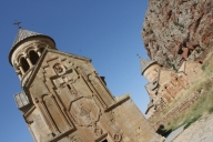 Approaching Noravank